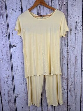 Nachila Bamboo Rayon Pajama Set Butter Yellow Small Short Sleeve Top & Crop Pant